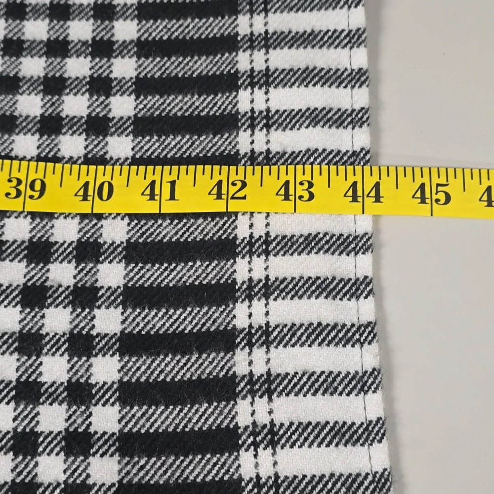 Black and White Plaid Shawl, Size OS